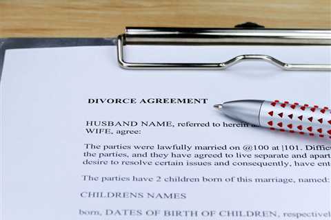 How Is Income Split in a Divorce in Tampa?