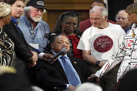 The Rev. Jesse Jackson steps down as leader of civil rights group he founded in 1971